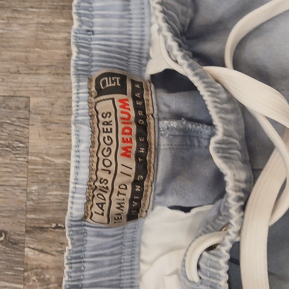 LIVING THE DREAM Ladies Joggers TeamLTD size Medium - Picture 3 of 9